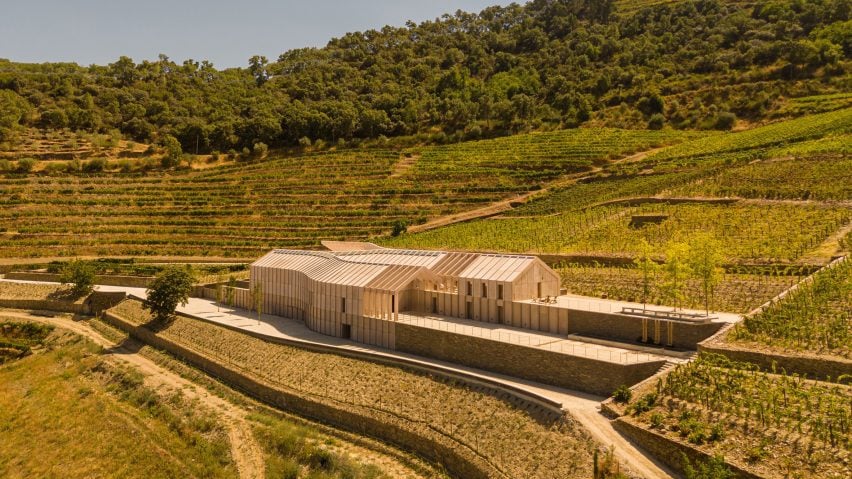 Quinta de Adorigo Winery by Atelier Sergio Rebelo