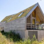 Contemporary Light House home by Woonpioniers in Netherlands